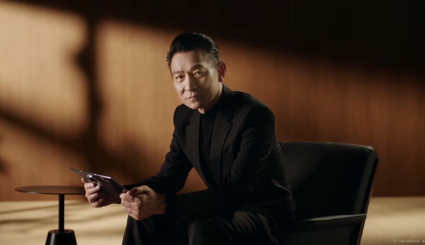 華為發布會｜HUAWEI Mate XT2 三摺旗艦登場 首搭防窺屏+外屏測量心率與血氧 一文睇清重點規格與售價