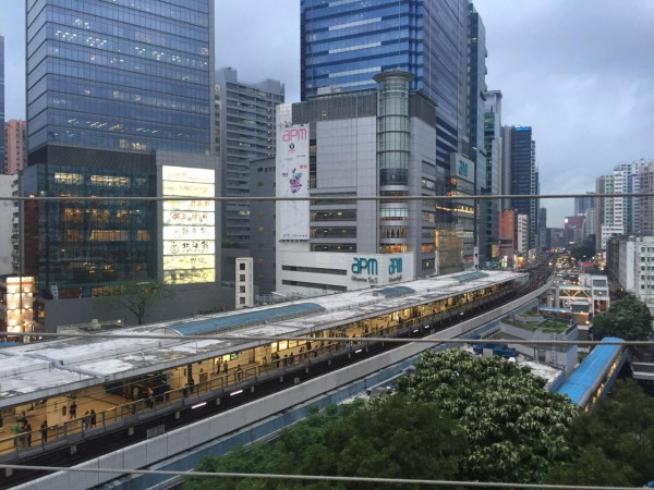 粉岭人首次入观塘惊呼似日本！网友指似新宿横滨？打工仔怒怼放工时间再尝过