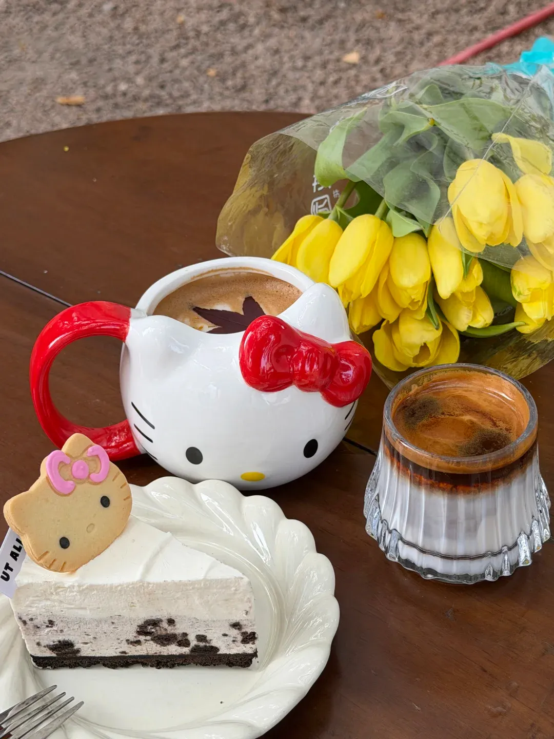 深圳福田紅楓庭院咖啡店爆紅！人均起打卡日系秋色、巨型Hello Kitty 