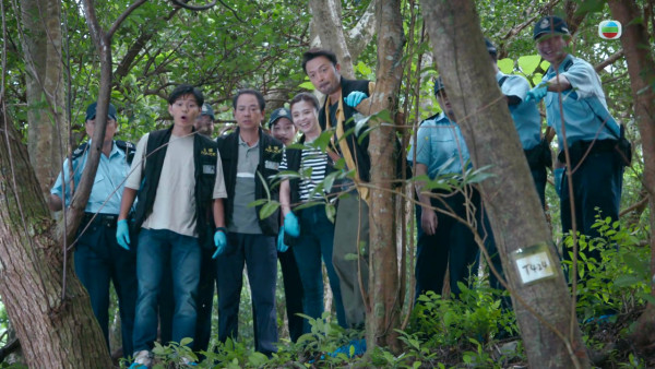 《死有对证》首播｜陈晓华演面懵心精正能量法医新手！笑脸迎战Mean爆上司韦家雄拎晒符