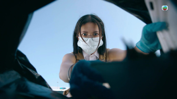 《死有对证》首播｜陈晓华演面懵心精正能量法医新手！笑脸迎战Mean爆上司韦家雄拎晒符