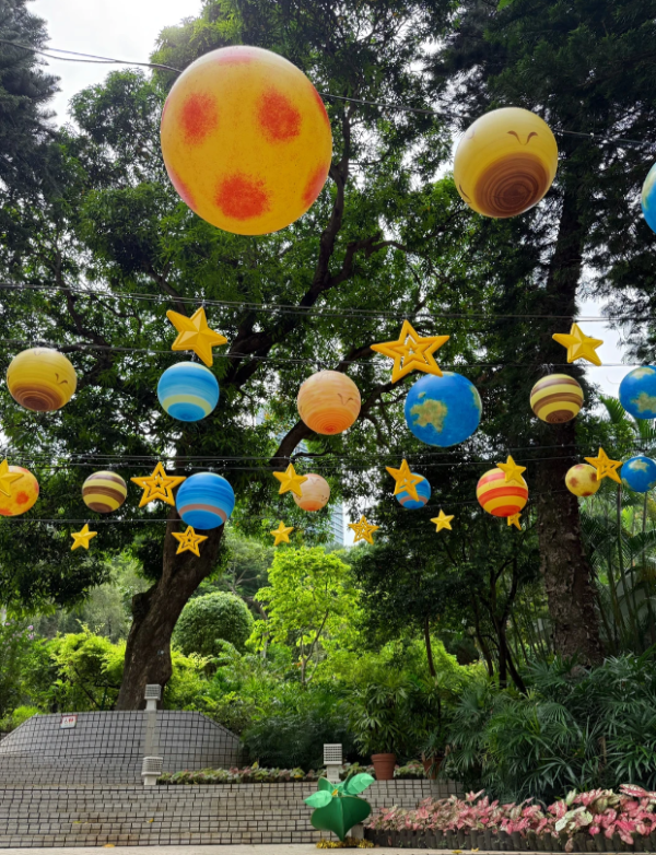 香港公园中秋灯海（图片来源︰小红书@小米koko在香港）