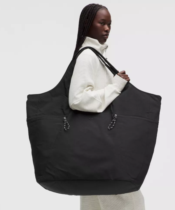 lululemon巨型包裝得落人!網民笑買咗唔使租屋?揭80L官方設計功能