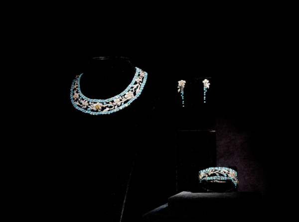 圖片來源:深圳珠寶博物館官網(www.jewelrymuseumsz.com) 深圳羅湖首間珠寶主題博物館免費入場!近距離睇金雕螞蟻聚寶盆+天然寶石礦標