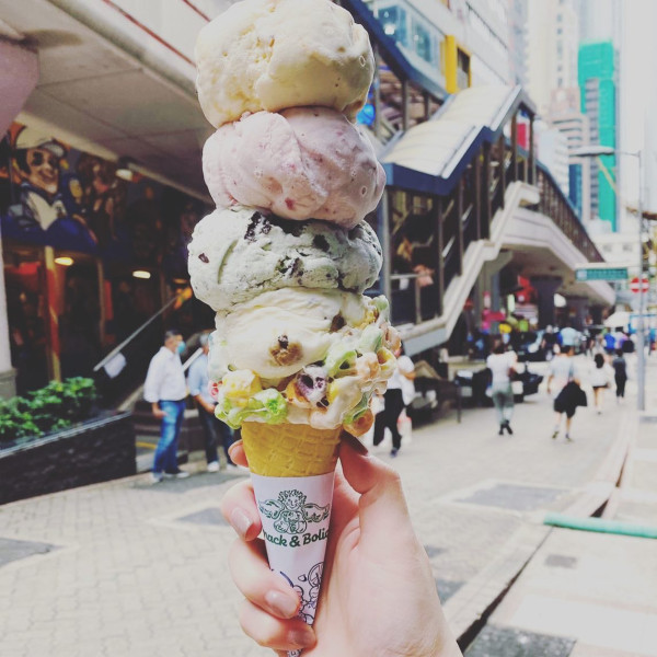 美式冰淇淋店Emack & Bolio's重返香港!中环再现招牌巨型层层叠冰淇淋