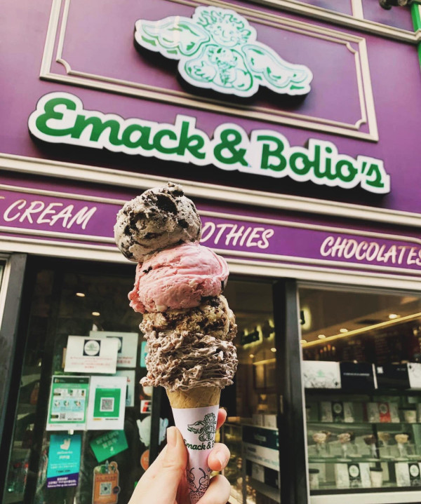 美式冰淇淋店Emack & Bolio's重返香港!中环再现招牌巨型层层叠冰淇淋