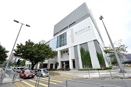 中央图书馆跌落神坛惊变最丑？网友列4大致命伤！附5大全港最美图书馆懒人包