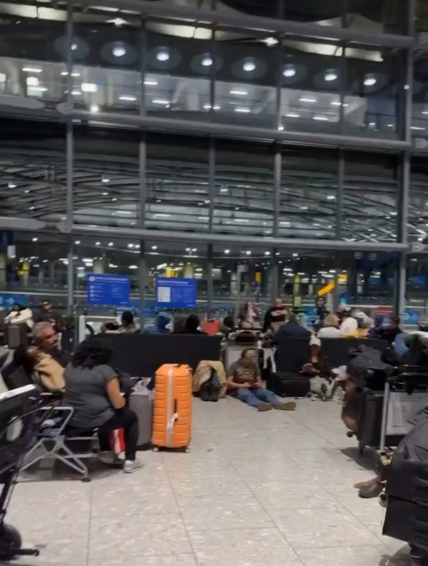英國空中交通管制系統突發故障 全國逾千航班取消 希斯路機場混亂恐持續