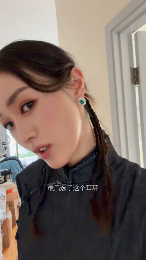 张宝儿越搬越大复式豪宅新居曝光！豪设儿童弹床专区 比6600万旧居更震撼