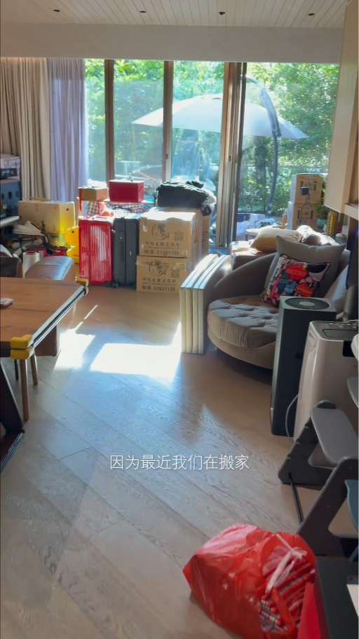 张宝儿越搬越大复式豪宅新居曝光！豪设儿童弹床专区 比6600万旧居更震撼