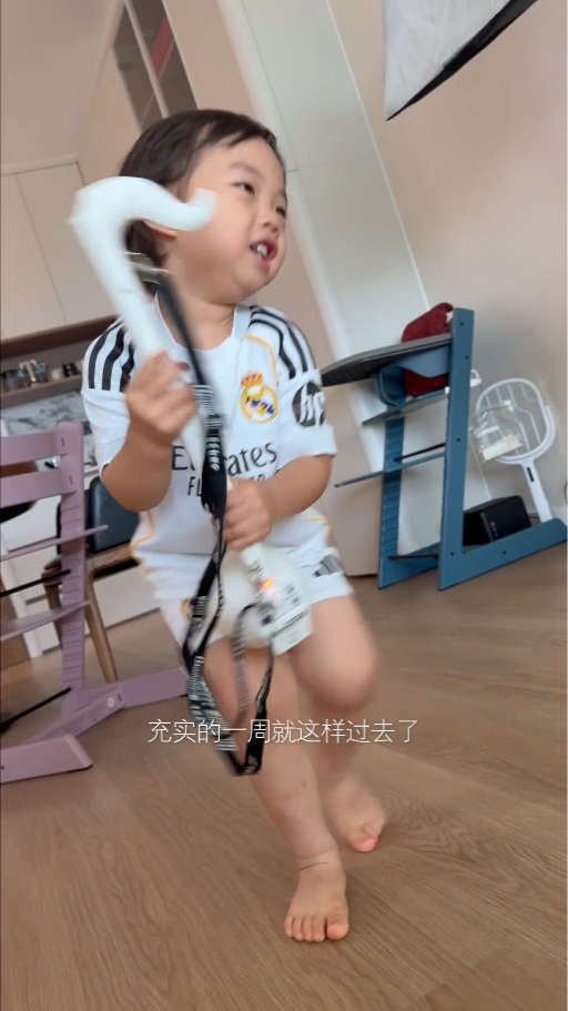 张宝儿越搬越大复式豪宅新居曝光！豪设儿童弹床专区 比6600万旧居更震撼