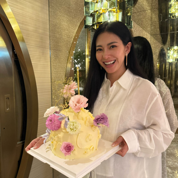 44歲千禧女神息影後近況曝光外貌極凍齡 嫁富商育兩子白手起家變女強人