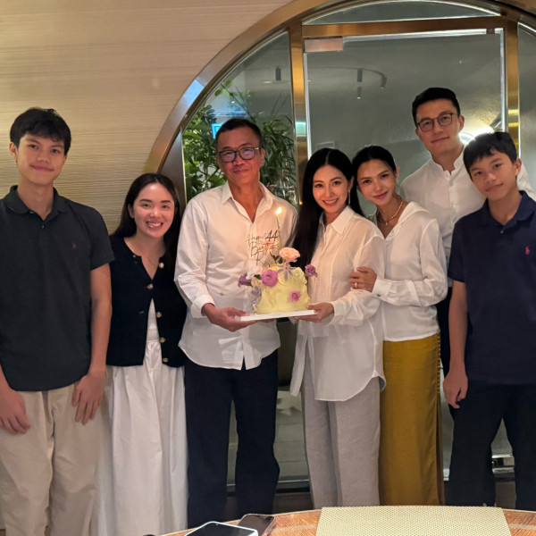 44歲千禧女神息影後近況曝光外貌極凍齡 嫁富商育兩子白手起家變女強人