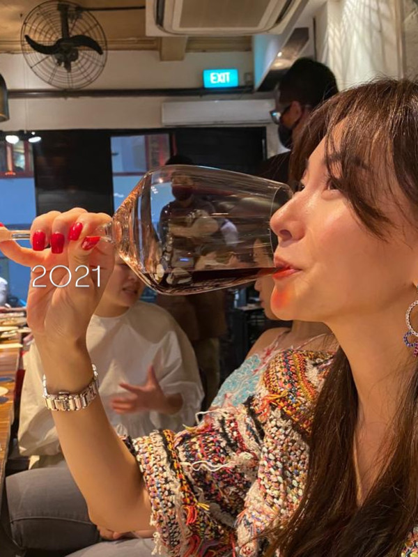 44歲千禧女神息影後近況曝光外貌極凍齡 嫁富商育兩子白手起家變女強人