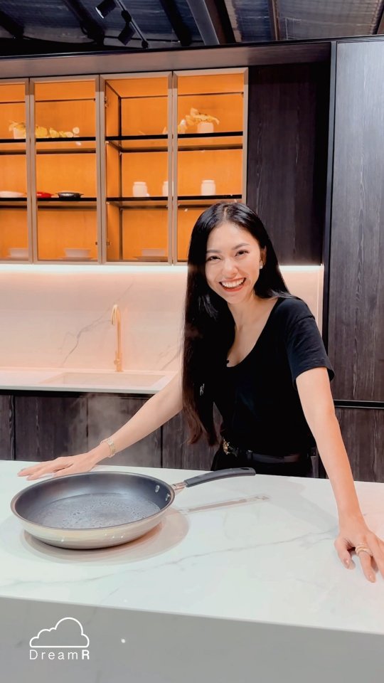 44歲千禧女神息影後近況曝光外貌極凍齡 嫁富商育兩子白手起家變女強人