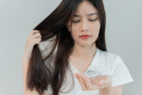 頭髮愈來愈薄？你都有脫髮煩惱？「升級版Return醫學級生髮配方」深入毛囊育髮再生