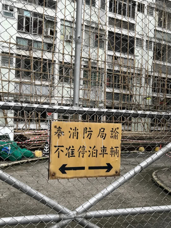 香港旧街招“严拿白撞”成经典?网友揭昔日字体美学赞:比内地审美强太多