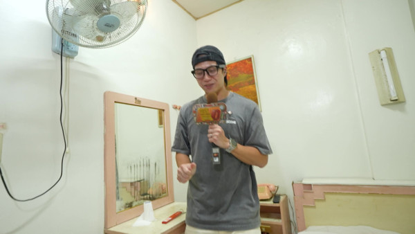 試真D唷｜吳業坤實測台南$50極劣旅館！驚現床單QQ毛＋「回乾廁紙」