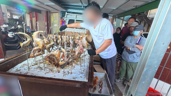 試真D唷｜吳業坤聞發霉廁所拖鞋連環作嘔 綜藝感爆發衝出走火通道江美儀笑翻