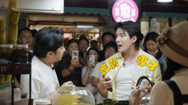 王祖藍廣西夜市¥100食勻7大美食！大膽挑戰「炸昆蟲雜錦」激讚：口感似食薯條