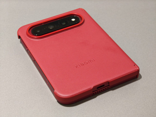 Xiaomi 18 Fold 實測｜219g 輕薄摺機兼 6000mAh 大電 2 億像素 Leica 三鏡