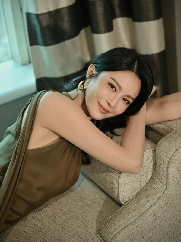 张曦雯被公审耍大牌凶吓路人删相?网友斥“18线女星”,一关键证据流出揭真相