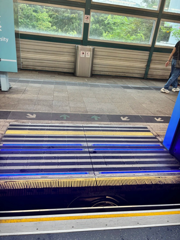 港铁“最可怕”车站？内地客惊见东铁线月台超大缝隙！网友共鸣：每次上下车都心惊胆战