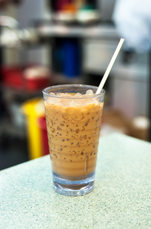 茶記奶茶點解越飲越淡？港人怒轟變糖水／內行拆解3退步原因：預製奶茶出事