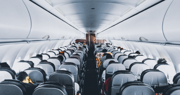 飞机挑座位靠窗还是靠过道?资深旅客揭一位置才是首选 全程旅程舒适度大增