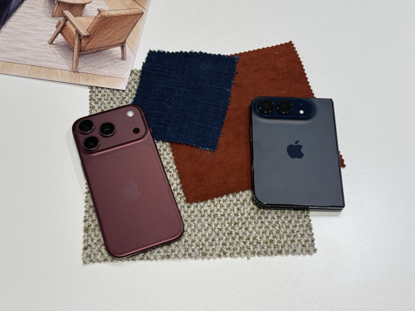 iPhone Duo 實機上手玩｜摺痕明唔明顯？7.6 吋內屏、多工及外屏體驗一文睇清【同場加映 iPhone 18 Pro Max】