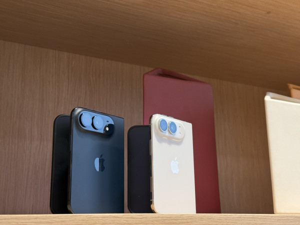 iPhone Duo 實機上手玩｜摺痕明唔明顯？7.6 吋內屏、多工及外屏體驗一文睇清【同場加映 iPhone 18 Pro Max】
