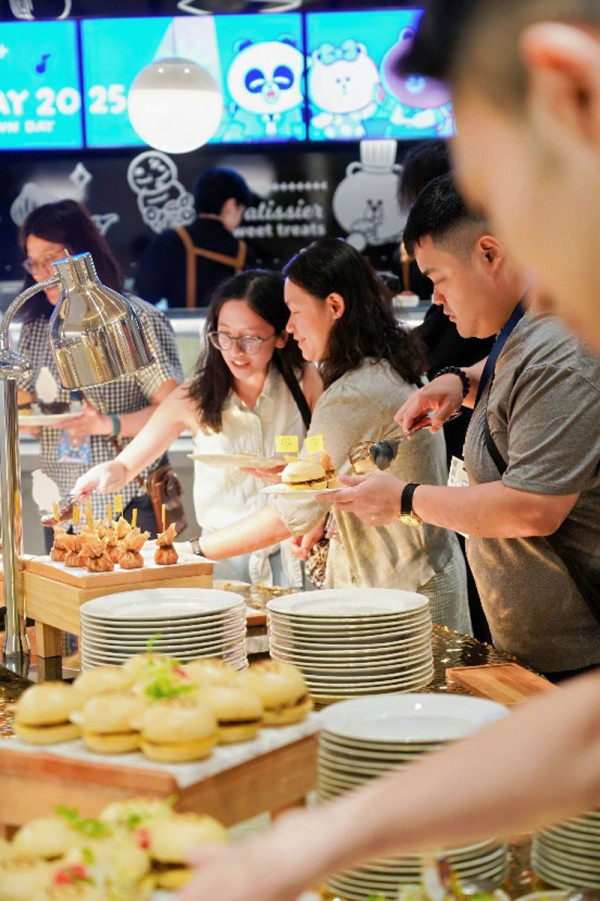 BROWN & FRIENDS CAFE & BISTRO｜葡京人LINE FRIENDS主題餐廳・派對包場首選