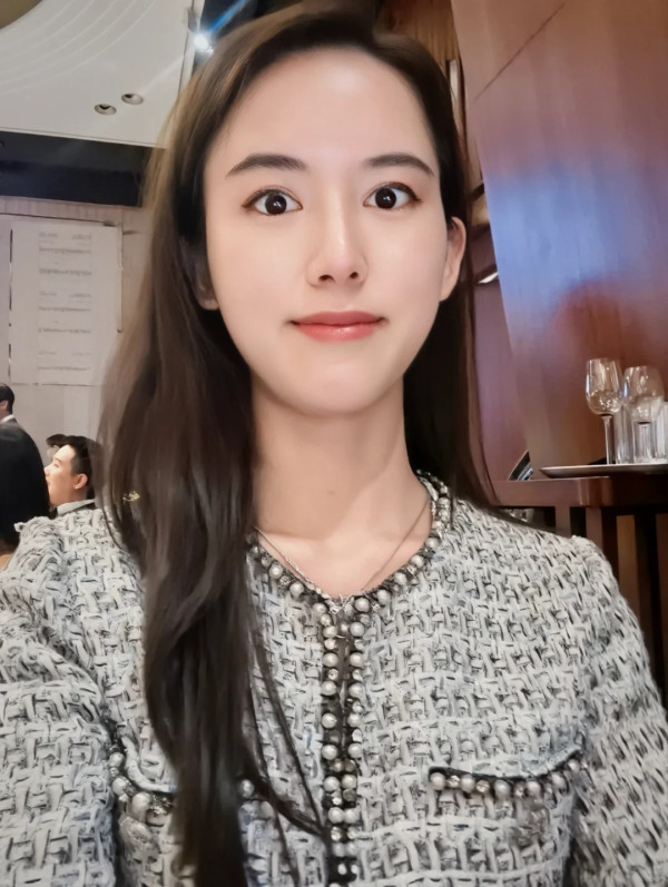 TVB明珠台英語女主播小紅書爆紅 內地網民大讚氣質非凡：靚過港姐！ 
