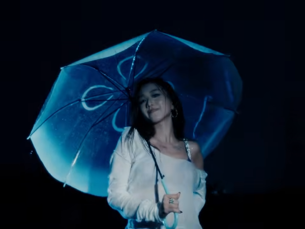 VIVA推新歌《Rainshine》逆風玩濕身！三遇「雨神」延遲3星期最終出動水車