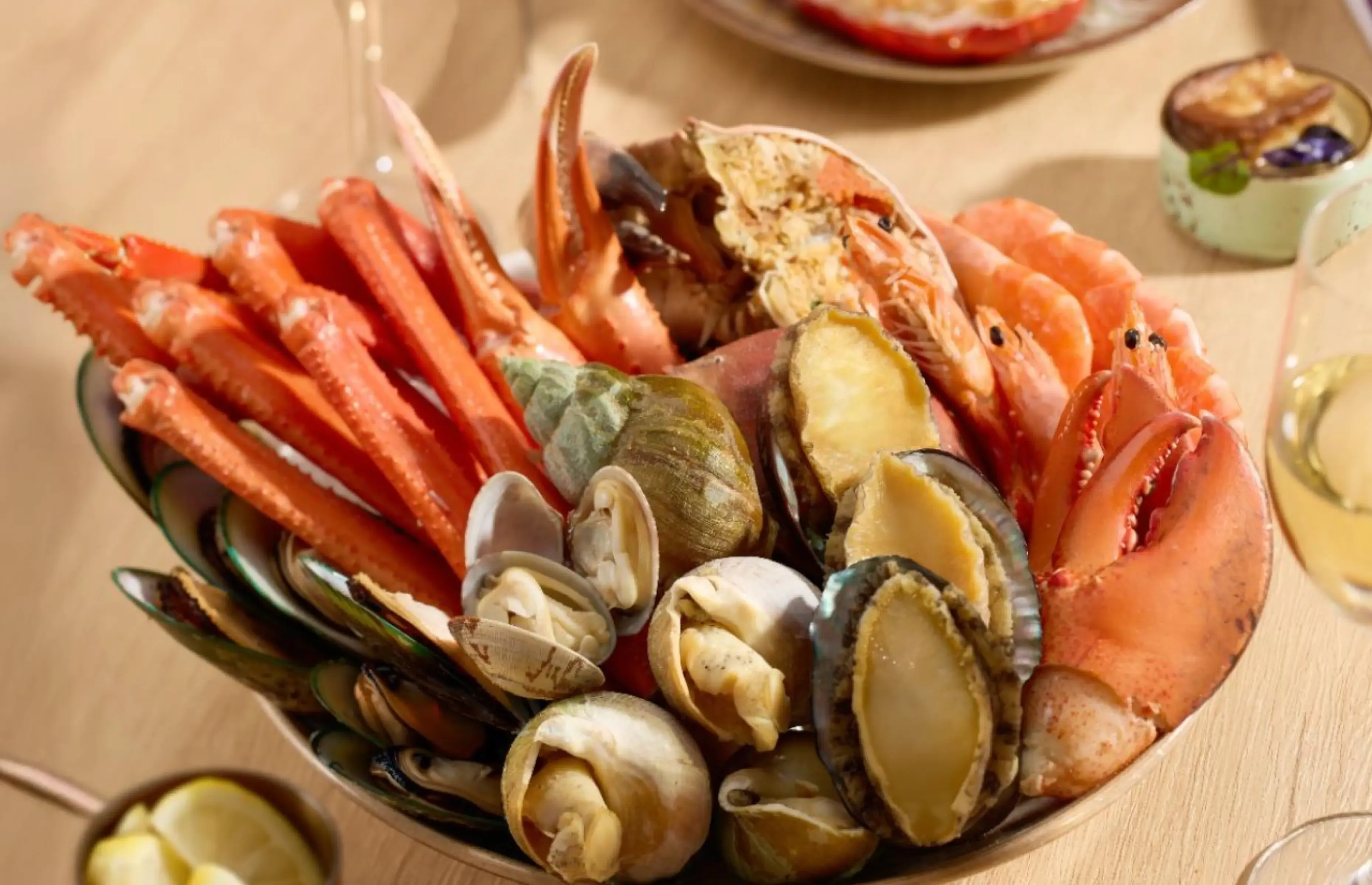 朗廷酒店自助餐1折低至$100位！任食長腳蟹/鮑魚/威靈頓牛柳/即開生蠔