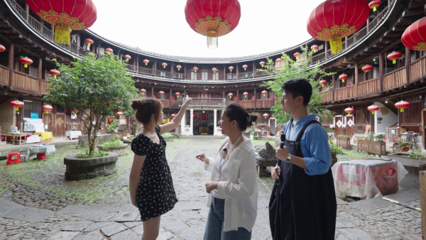 怪宿宿2想天开最终章|李芷晴住500年历史“真·土楼”!挑战睡停尸间:好怕随时有人掀进去