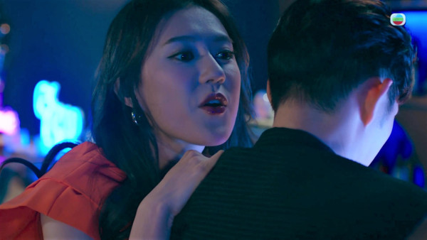 死有对证妖女｜罗雪妍落选港姐入行背景起底！自揭大尺度演出底线：可接受大露背
