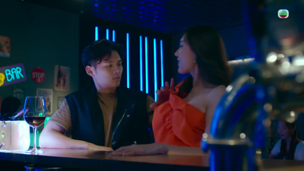 死有对证妖女|罗雪妍落选港姐入行背景起底!自揭大尺度演出底线:可接受大露背