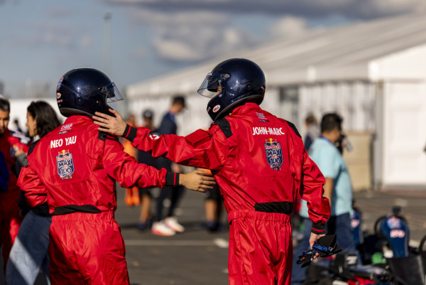 游學修代港出戰Red Bull賽車賽勇奪第10！銀石賽道對決F1車手韋斯塔本