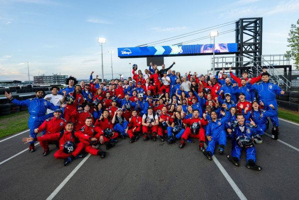 游學修代港出戰Red Bull賽車賽勇奪第10！銀石賽道對決F1車手韋斯塔本