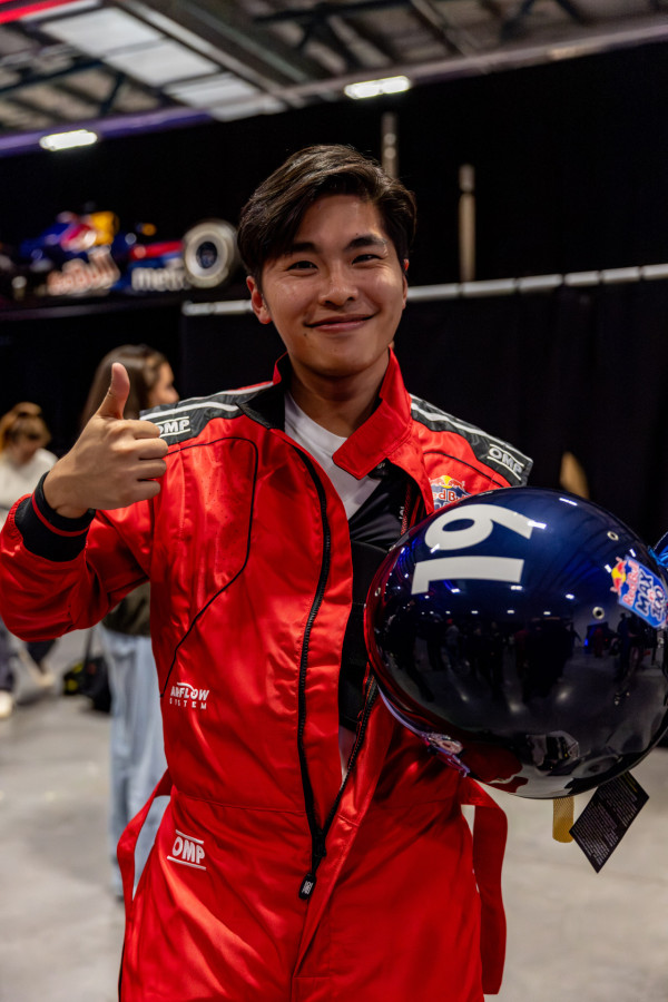 游學修代港出戰Red Bull賽車賽勇奪第10！銀石賽道對決F1車手韋斯塔本