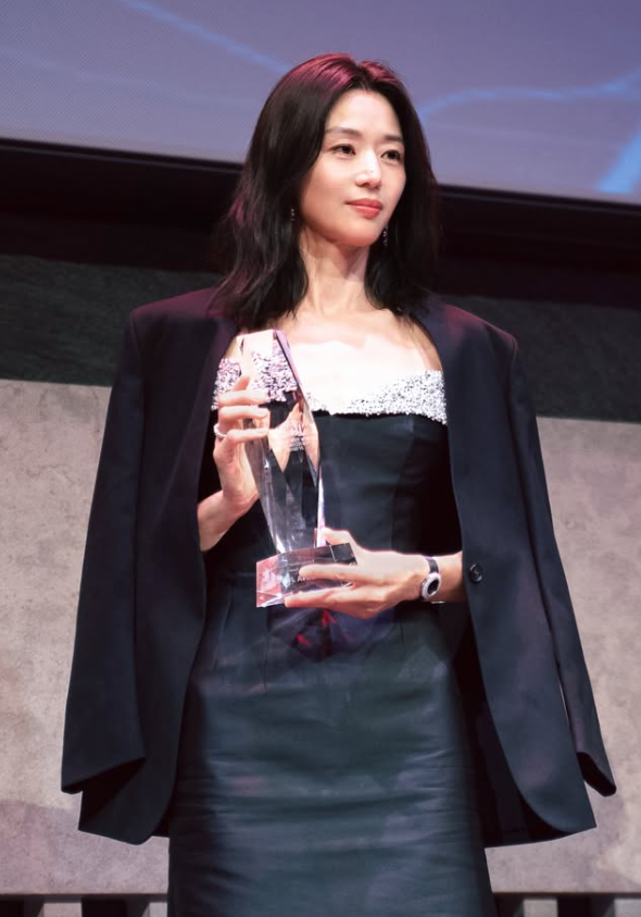 女神全智賢Fit爆秘訣！公開3招瘦身飲食法 首推獨門雞胸肉奶昔＋左手吃飯法