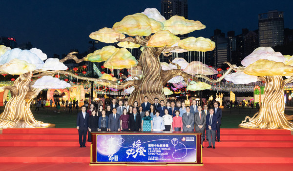 維園國際中秋綵燈匯開幕！八米高樹影流光／逾3000盞世界綵燈