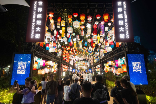 維園國際中秋綵燈匯開幕！八米高樹影流光／逾3000盞世界綵燈