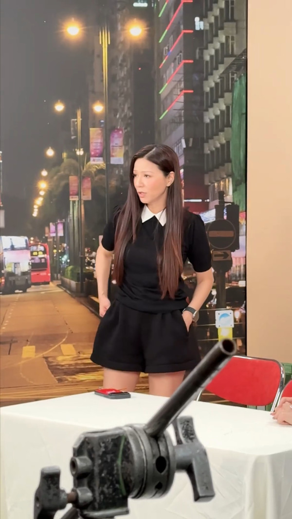 愛回家女主角轉型直播帶貨連踩12個鐘！新動向曝光靠月餅充飢盡顯疲態極辛酸