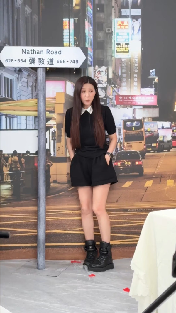 愛回家女主角轉型直播帶貨連踩12個鐘！新動向曝光靠月餅充飢盡顯疲態極辛酸