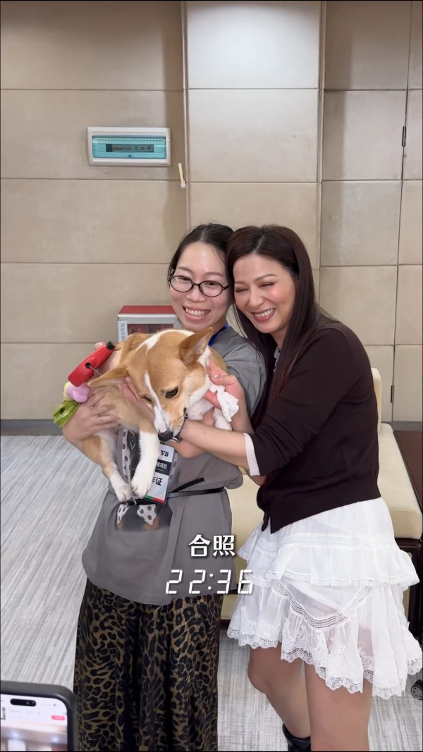 愛回家女主角轉型直播帶貨連踩12個鐘！新動向曝光靠月餅充飢盡顯疲態極辛酸