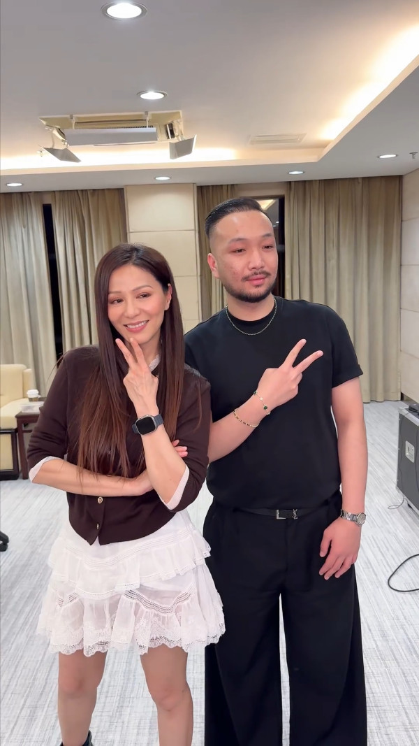 愛回家女主角轉型直播帶貨連踩12個鐘！新動向曝光靠月餅充飢盡顯疲態極辛酸