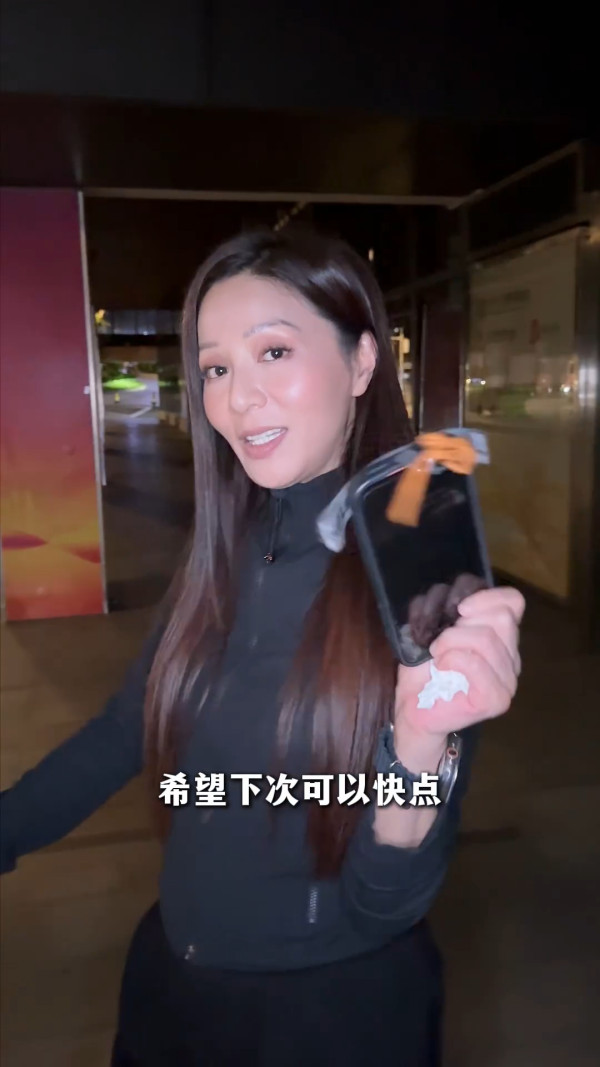 愛回家女主角轉型直播帶貨連踩12個鐘！新動向曝光靠月餅充飢盡顯疲態極辛酸