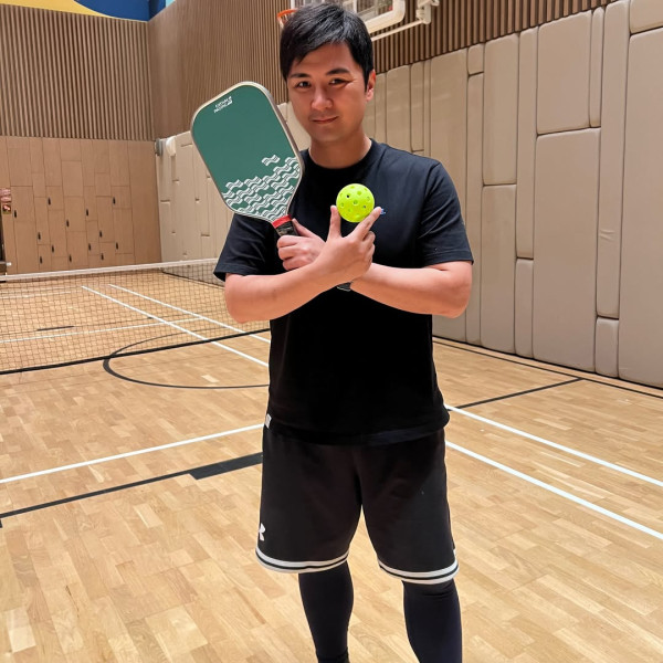 李泳豪獲善心人指引尋獲亡母施明骨灰之所 感性晒母子照：今早已上位